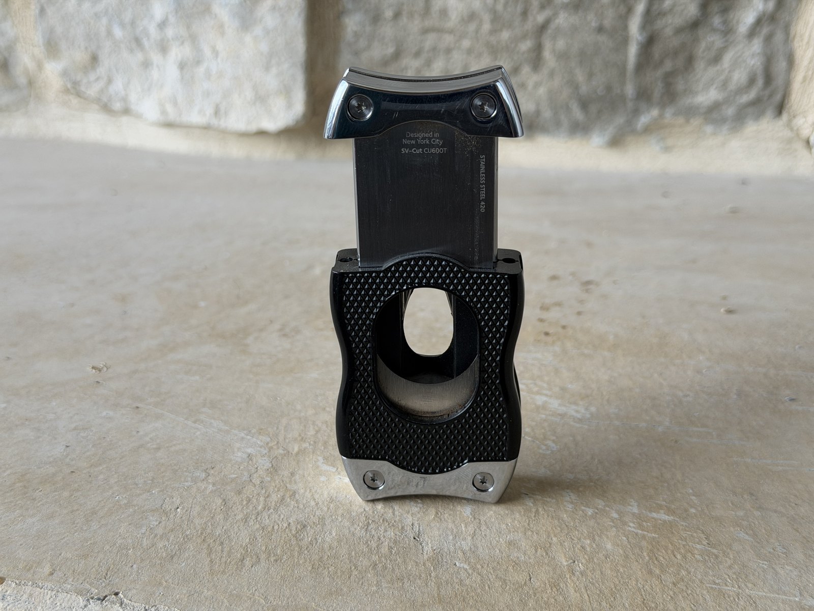 Colibri SV-Cut open with blades extended, showing the SV-Cut CU600T and Stainless Steel 420 markings